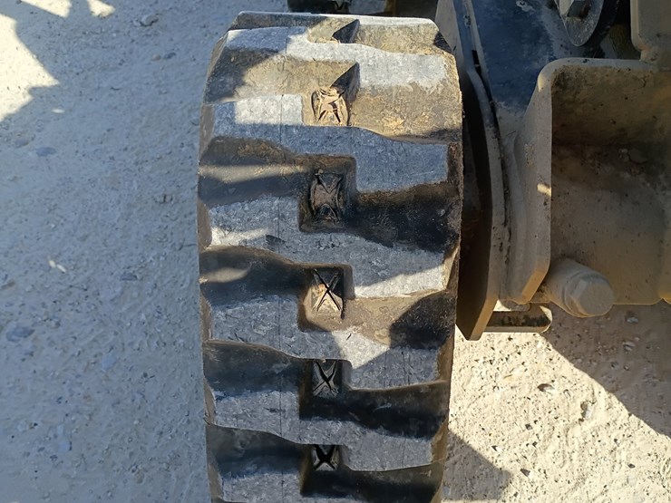 2017-ditch-witch-r300-image-50