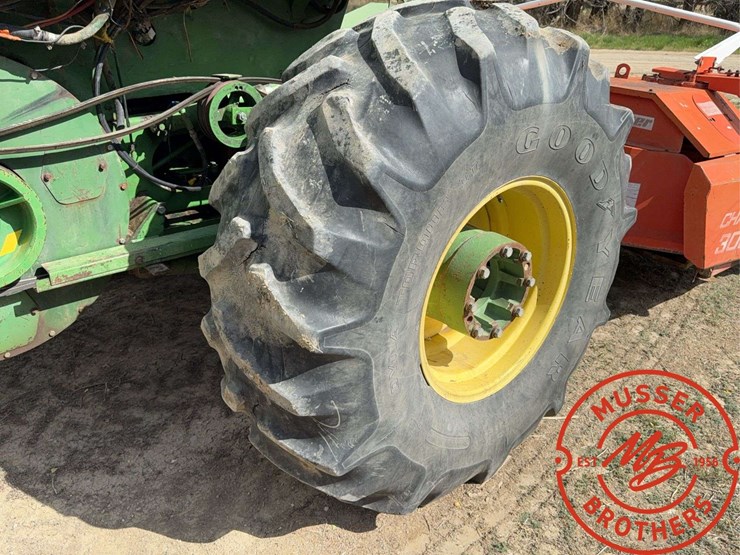 john-deere-5820-image-22