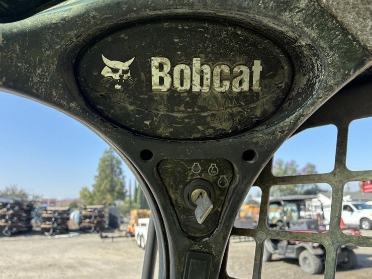 2023-bobcat-s590-image-18