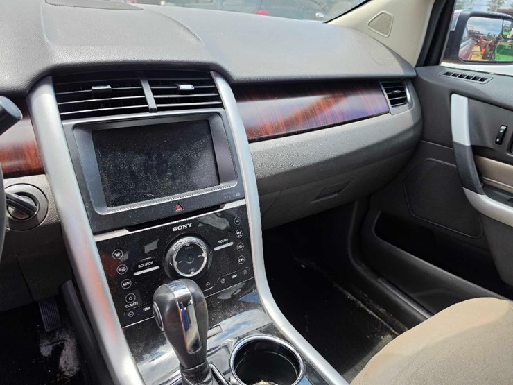 2012-ford-edge-image-8