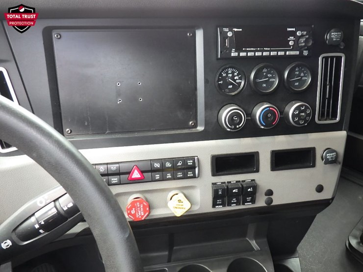 2022-freightliner-cascadia-126-image-22