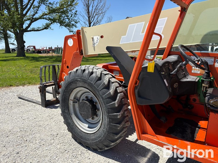 2005-jlg-g9-43a-image-12