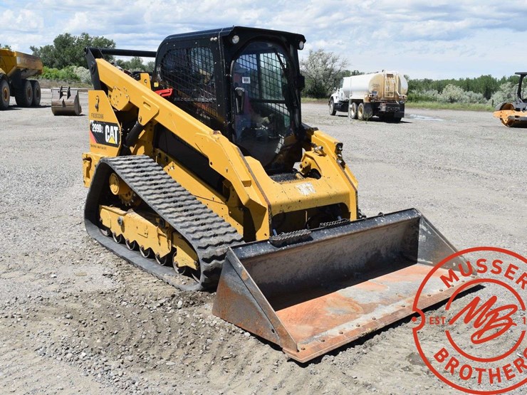 2017-caterpillar-d2-image-15