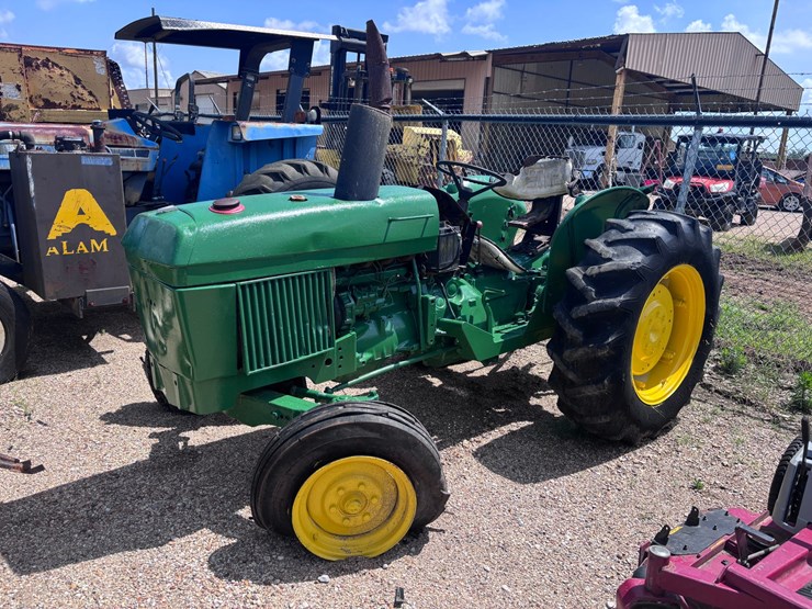 john-deere-2240-image-1
