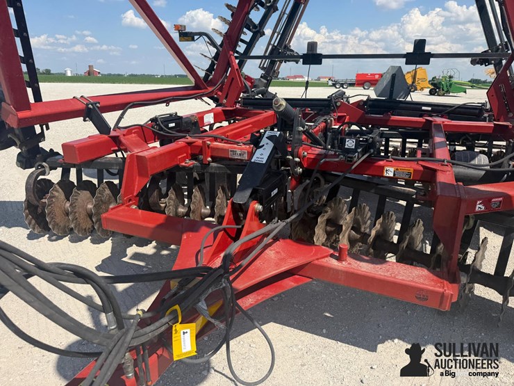 2008-case-ih-330-image-12