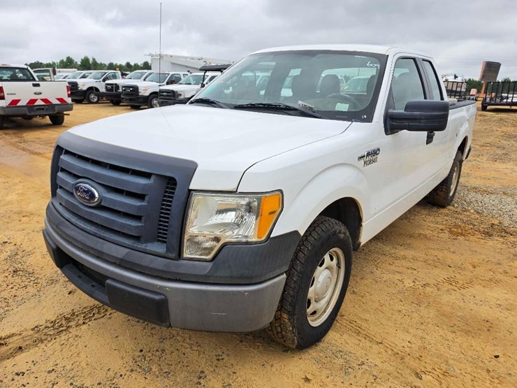 2011-ford-f150-xl-image-1