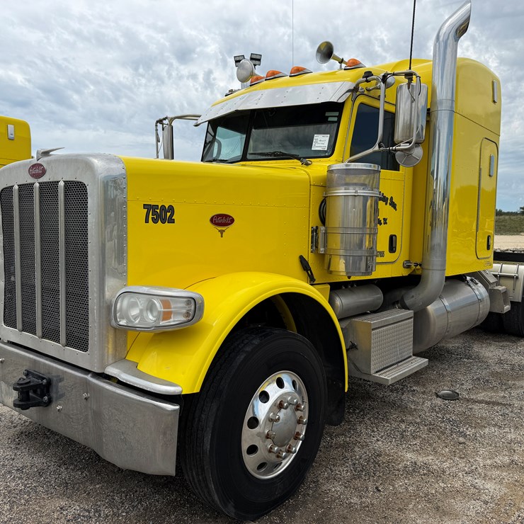 2014 PETERBILT 389