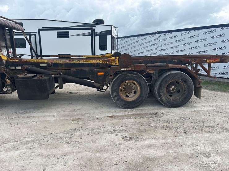 1998-mack-dm690s-image-29