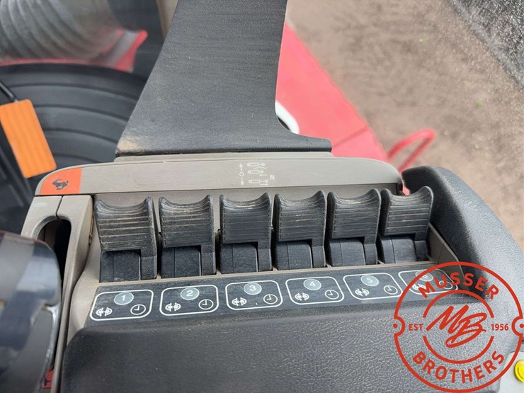 2014-case-ih-550-image-61