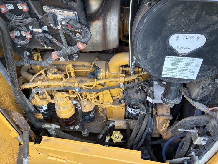 2020-deere-624l-image-28