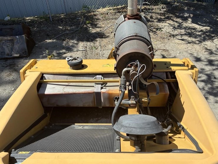 2009-caterpillar-cb-434d-image-12