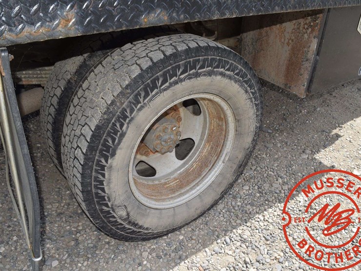 2013-chevrolet-3500-image-21