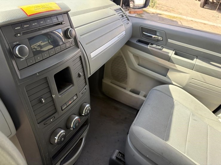 2009-dodge-grand-caravan-se-image-18