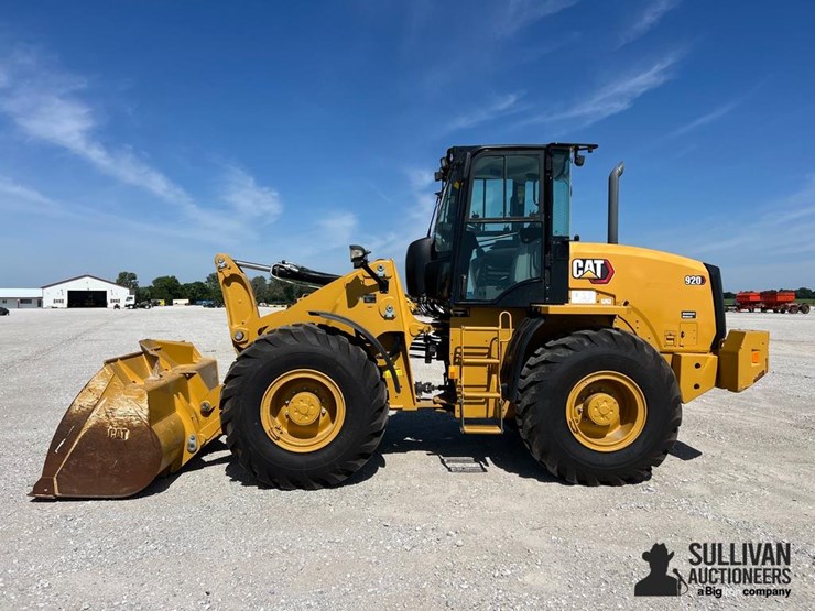 2022-caterpillar-920-image-8