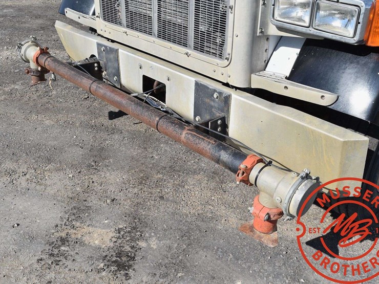 1994-peterbilt-379-image-35