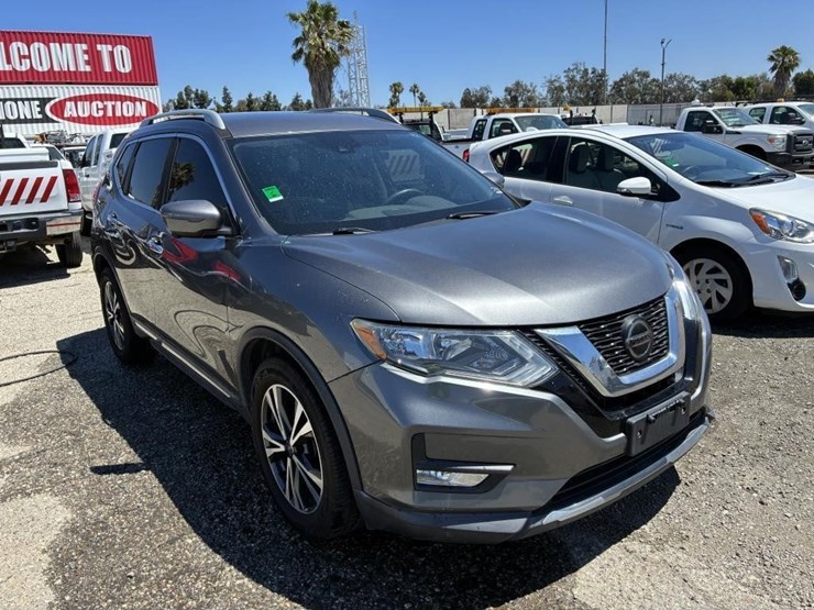 2018-nissan-rogue-image-2