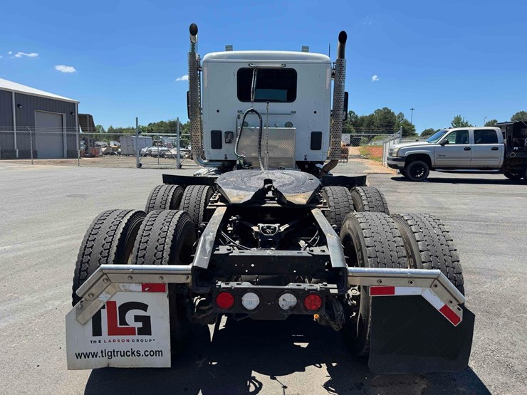 2021-kenworth-t880-image-4