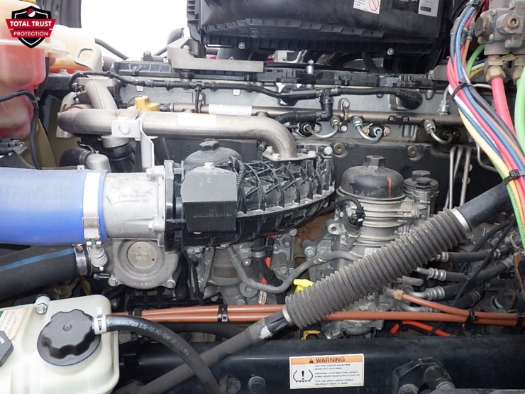 2021-freightliner-cascadia-126-image-28