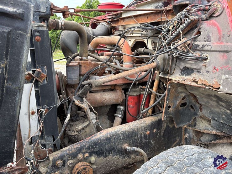 1981-mack-dm685s-image-29