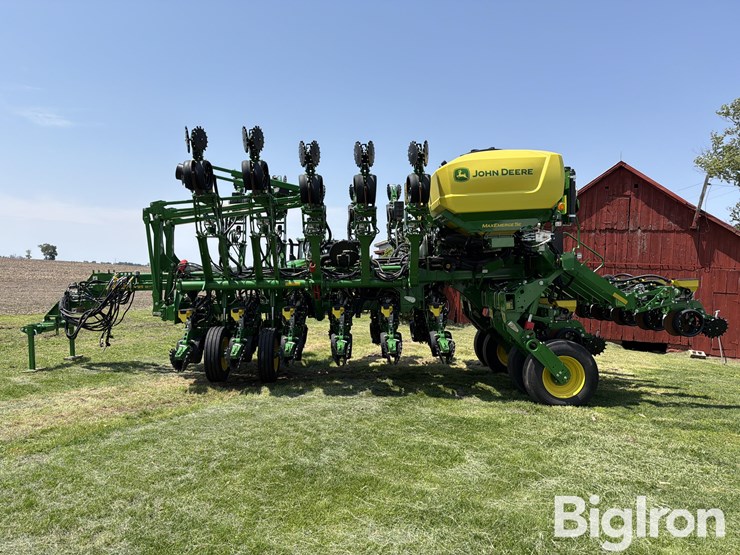 2024-john-deere-1795-image-8