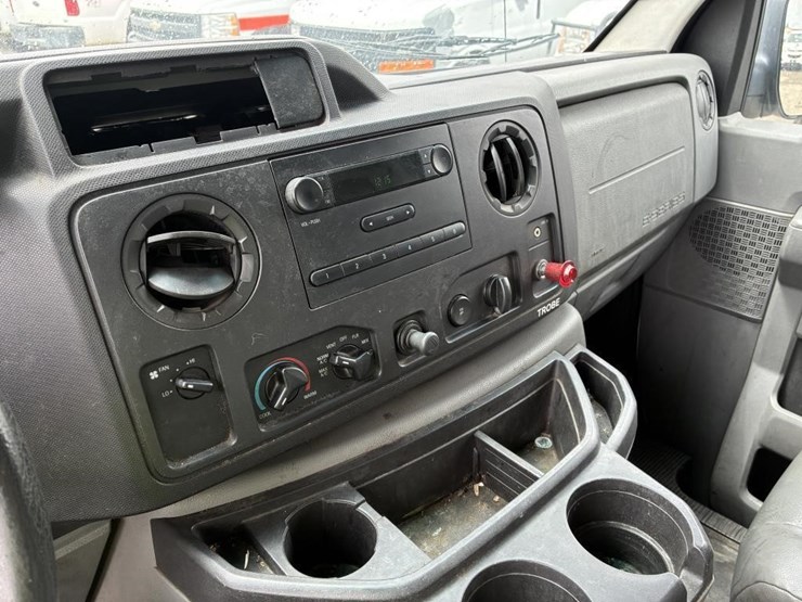 2012-utility-van-image-16