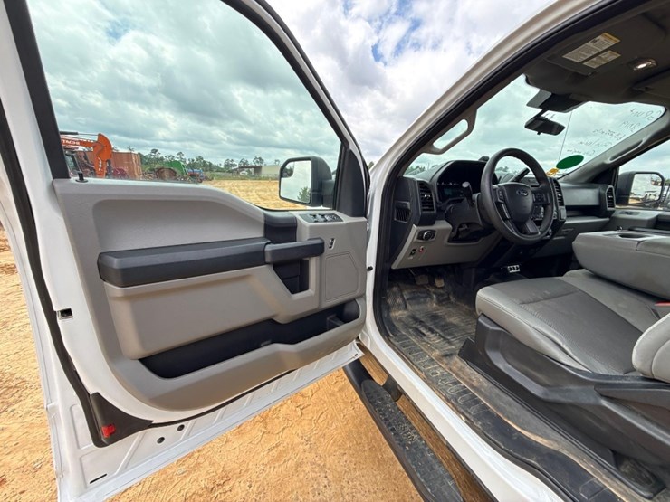 2019-ford-f150-image-13