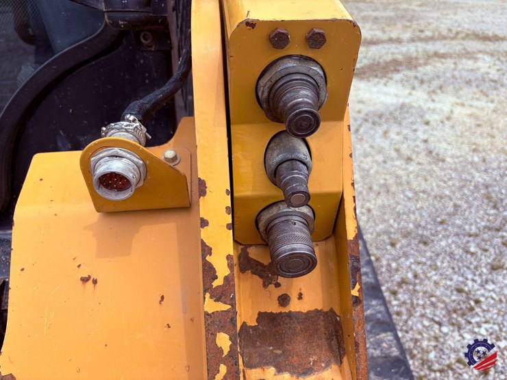 2020-caterpillar-259d3-image-42