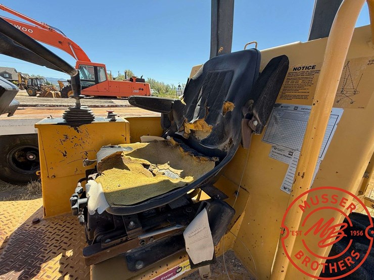 caterpillar-cp-323c-image-12
