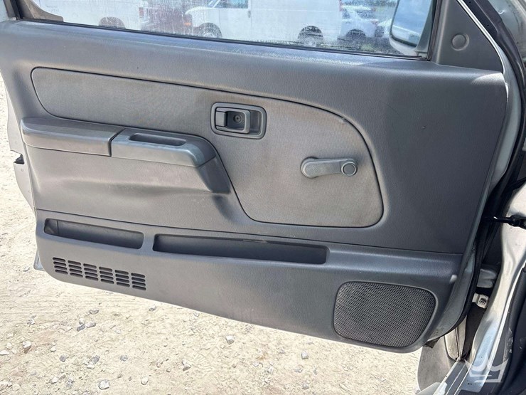 2002-nissan-frontier-image-11