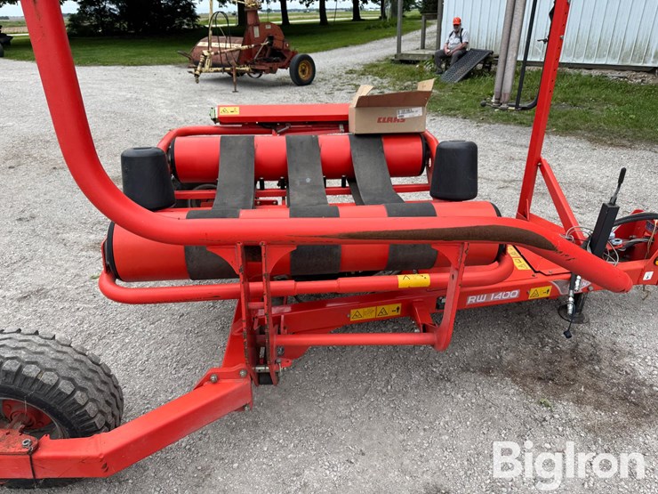 2011-kuhn-rw1400-image-15