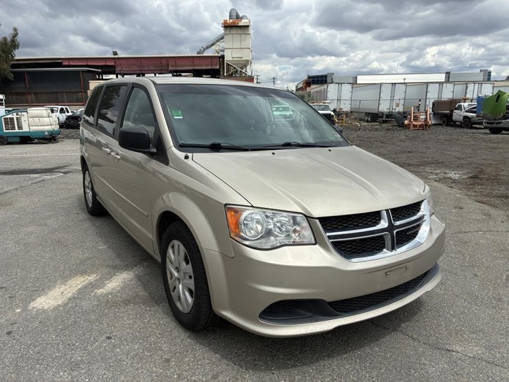 2016-dodge-grand-caravan-image-2