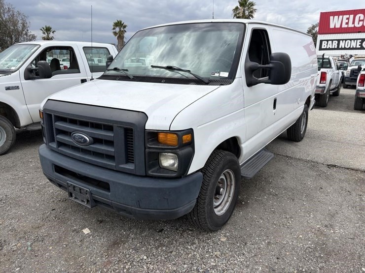 2013-ford-e350-sd-image-1