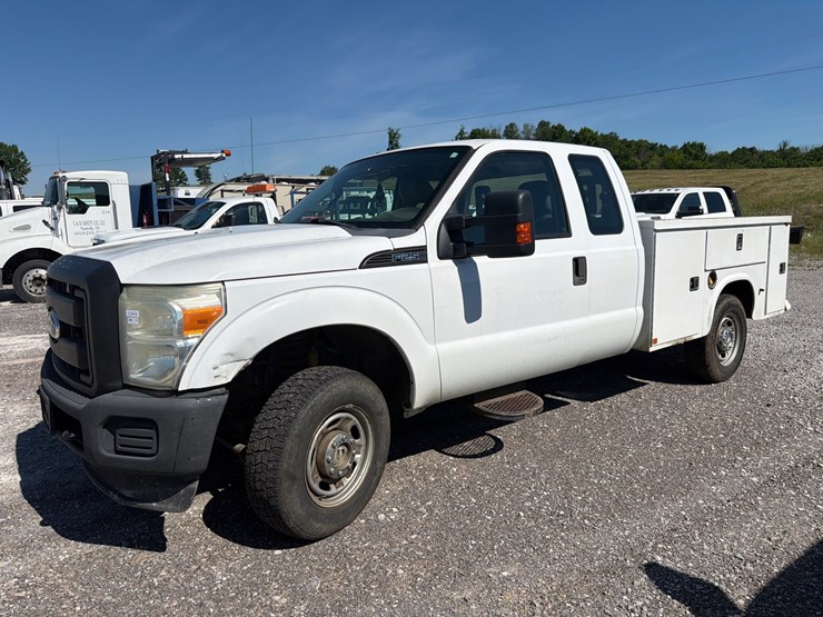 2011-ford-f250-xl-image-1