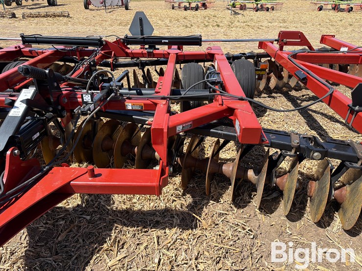 2014-case-ih-370-image-11