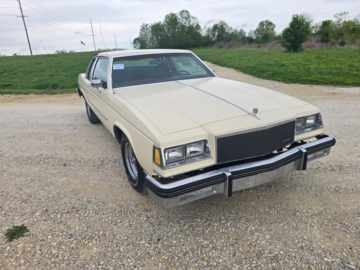 #24004-•-1984-buick-lesabre-passenger-car-image-17