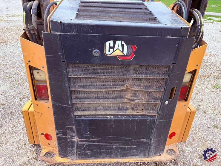 2020-caterpillar-259d3-image-24