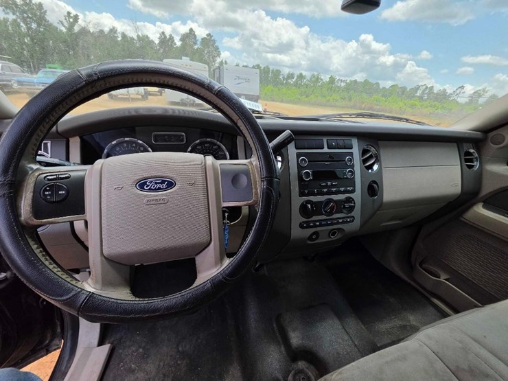 2008-ford-expedition-xlt-image-8