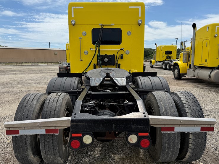 2014-peterbilt-389-image-6