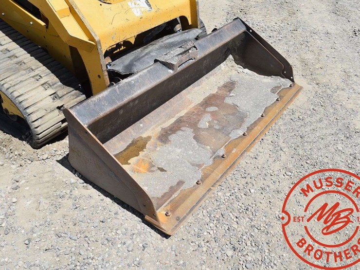 2018-caterpillar-d2-image-18