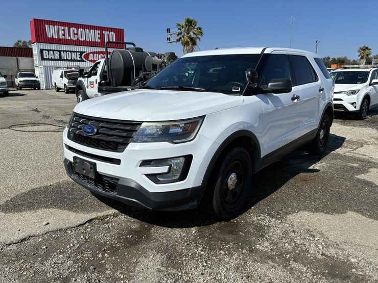 2018-ford-explorer-police-interceptor-image-1