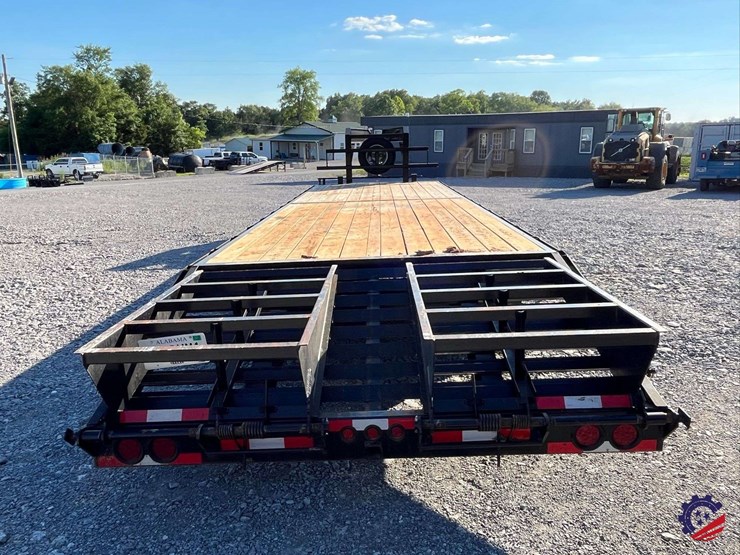 2025-c-&-w-trailers-dual-t/a-flatbed-gooseneck-trailer-image-29