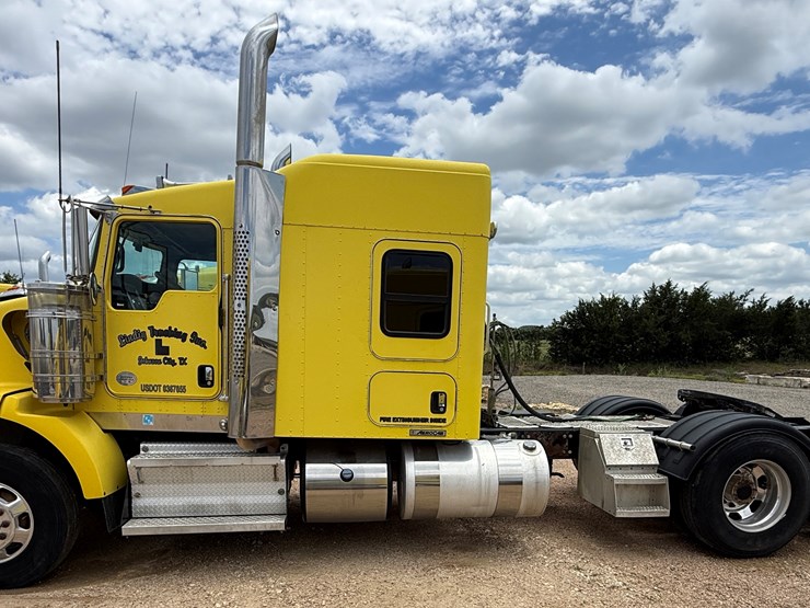 2015-kenworth-t800-image-8