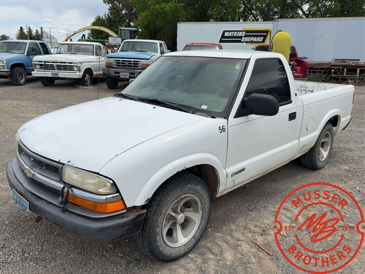 2000-chevrolet-s10-image-1