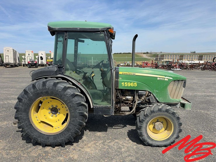 2011-john-deere-5093en-image-6