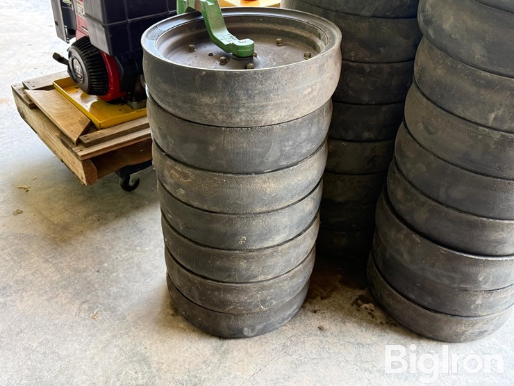 john-deere-planter-gauge-wheels-image-15