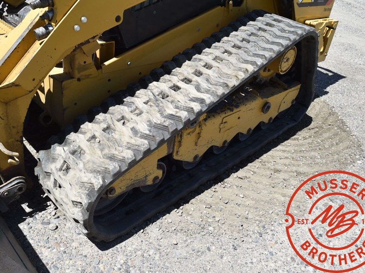 2016-caterpillar-d2-image-27