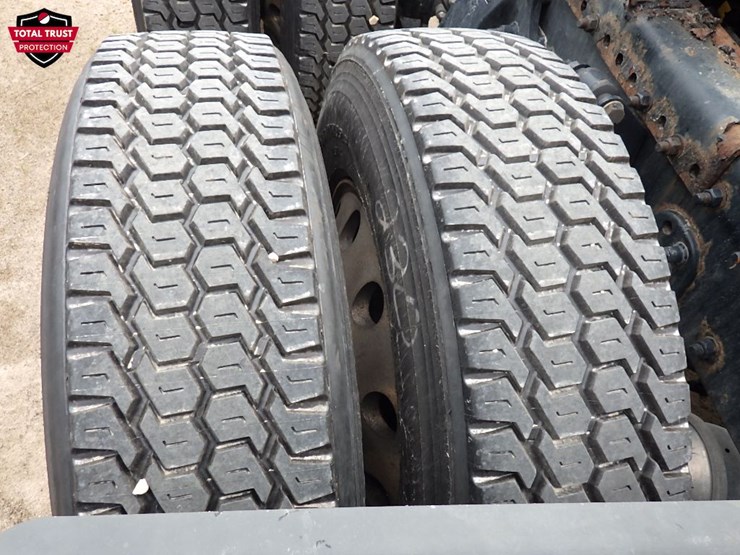 2021-freightliner-cascadia-126-image-9