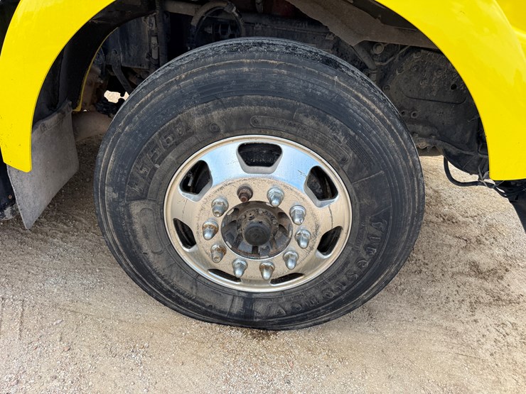 2014-kenworth-t800-image-12