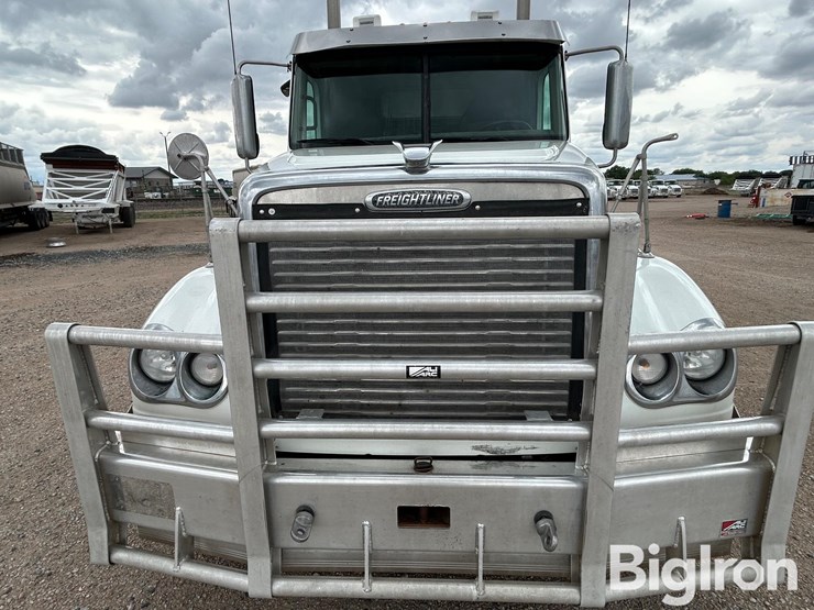 2017-freightliner-coronado-132-image-9
