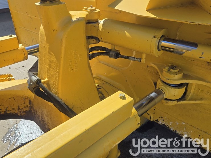 2022-komatsu-d61px-24-image-24